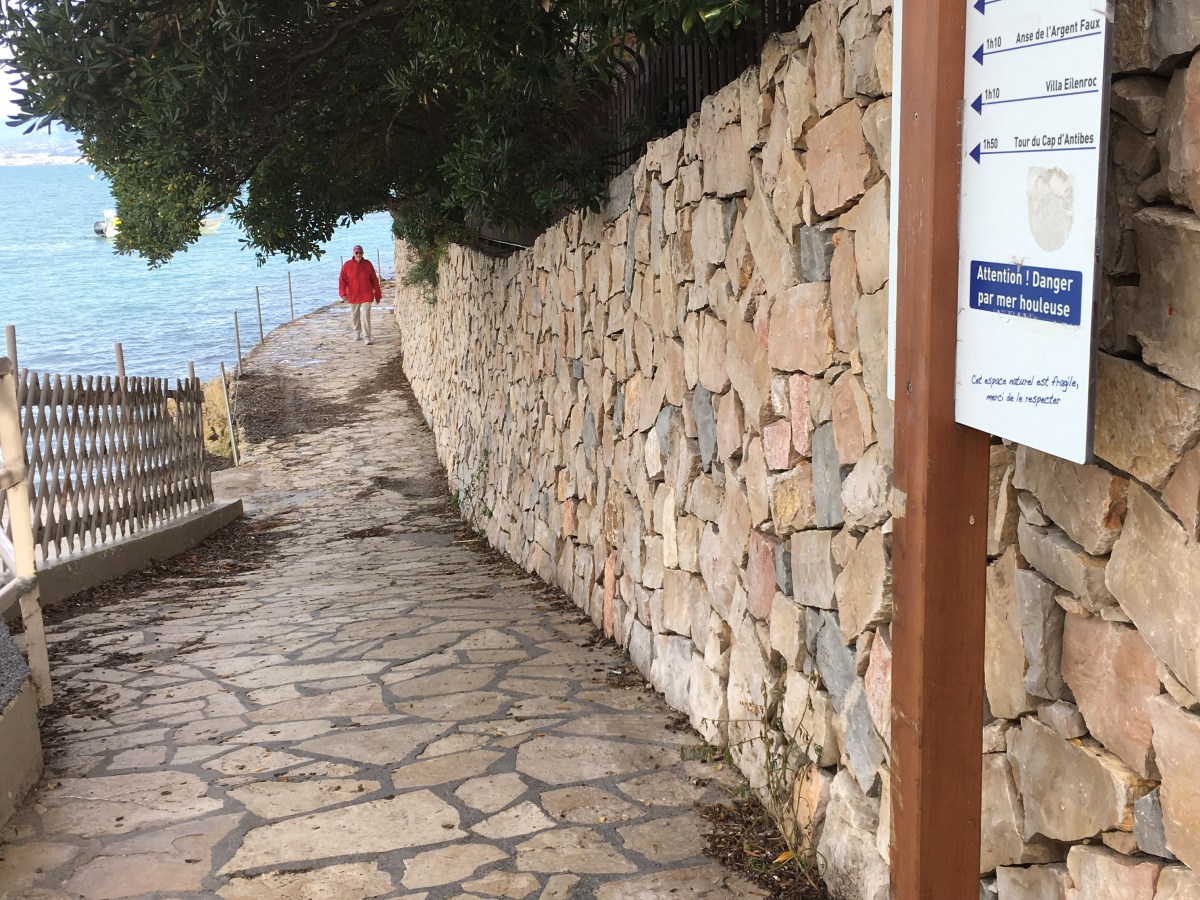 Antibes waterfront walk 8.3&nbsp;kms
