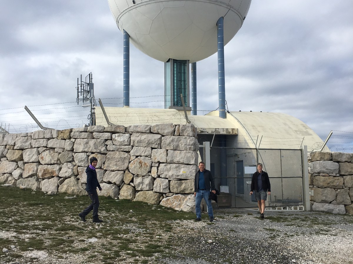 L’Aviation Civile  – walk to the radio&nbsp;tower